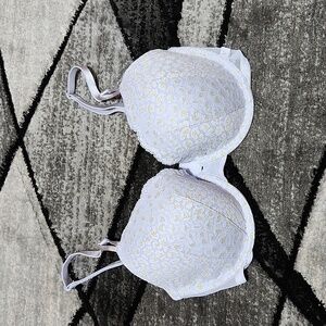 VICTORIA SECRET LIGHT BLUE GOLD SHIMMER LACE LINED DEMI BRA